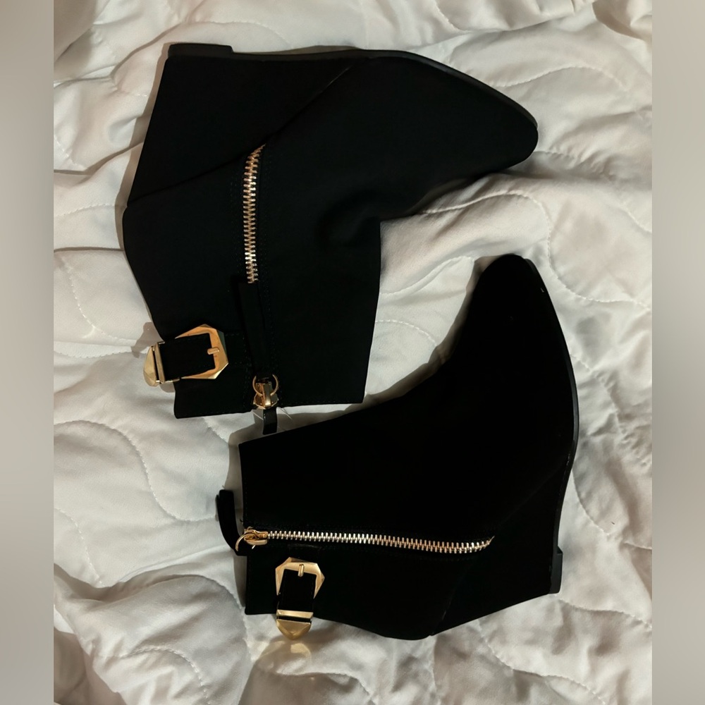 Brand new! Forever black booties